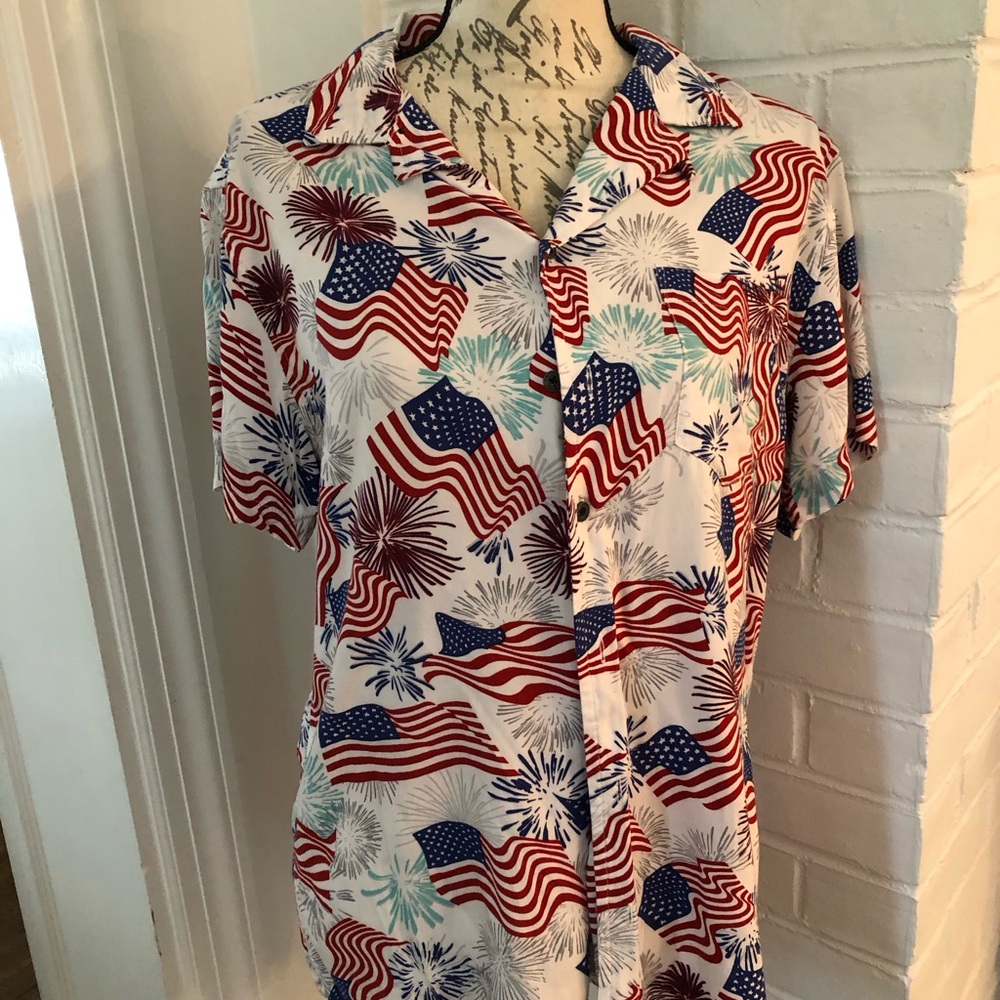 FREE PLANET PATRIOTIC CASUAL BUTTON DOWN